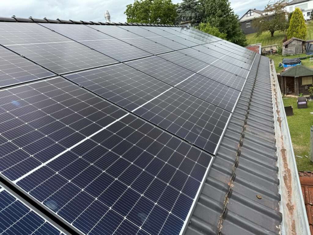 Solarpanele Montage in NRW von Brücken Energie und HTM Solar