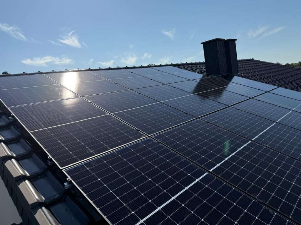 Modernste Solarpanele für Photovoltaikanlage in NRW von Brücken Energie